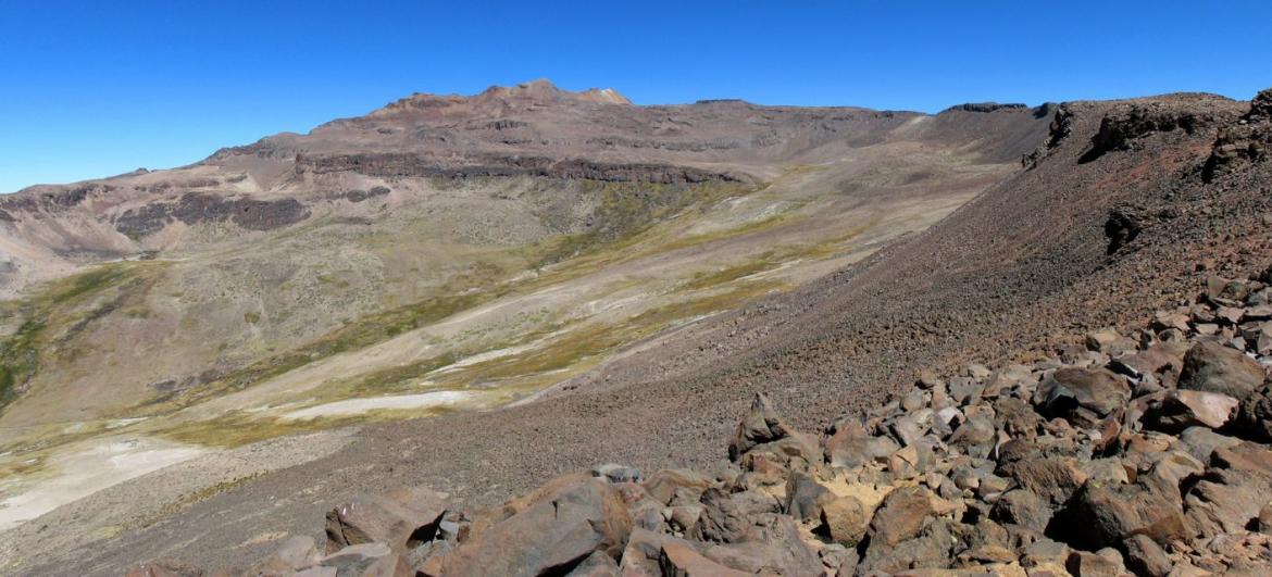 Nevado Mismi - Sopka nad pramenem Amazonky | Gigaplaces.com