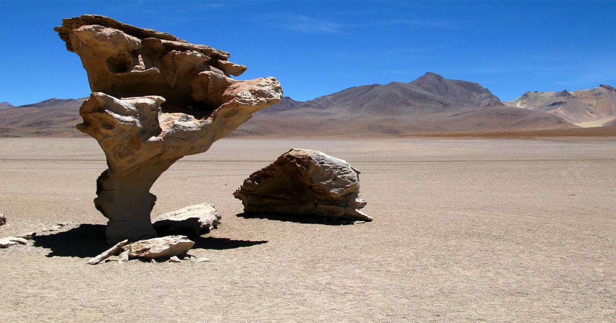 Rock formation Arbol de Piedra - Rock mushroom on Altiplano ...